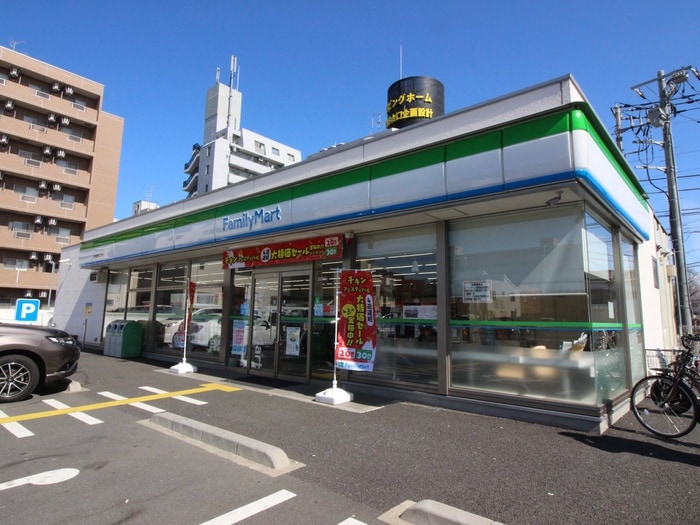 ファミリーマート(コンビニ)まで65m ガーデンフロント