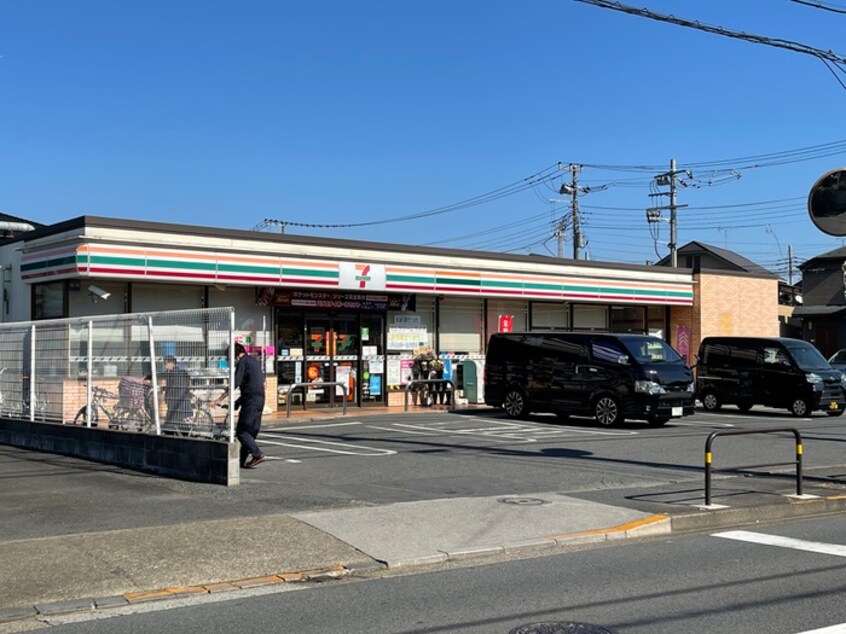 セブンイレブン(コンビニ)まで300m MELDIA舎人Ⅱ