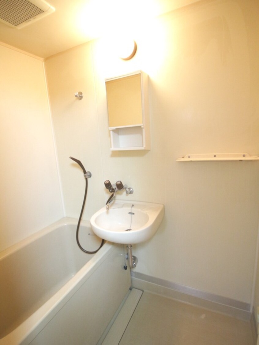 バス／シャワールーム等 タウンハウスツクモ