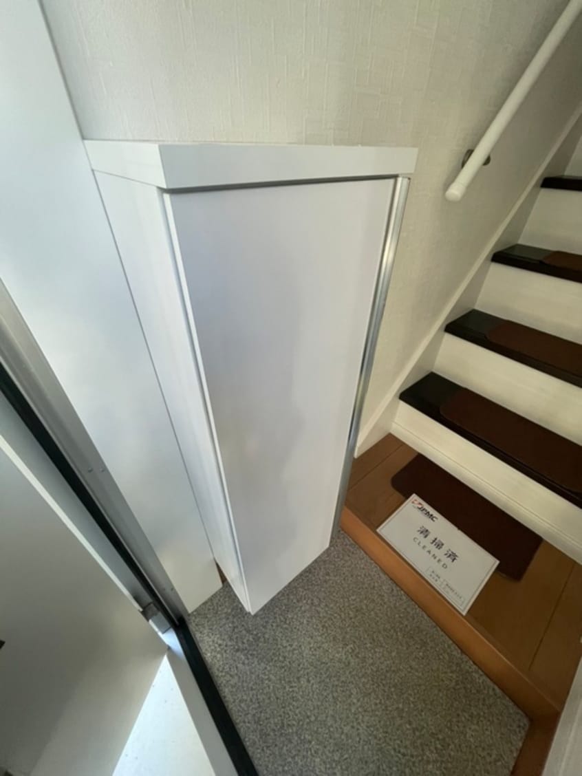 玄関 フルール・デ・ポワ府中