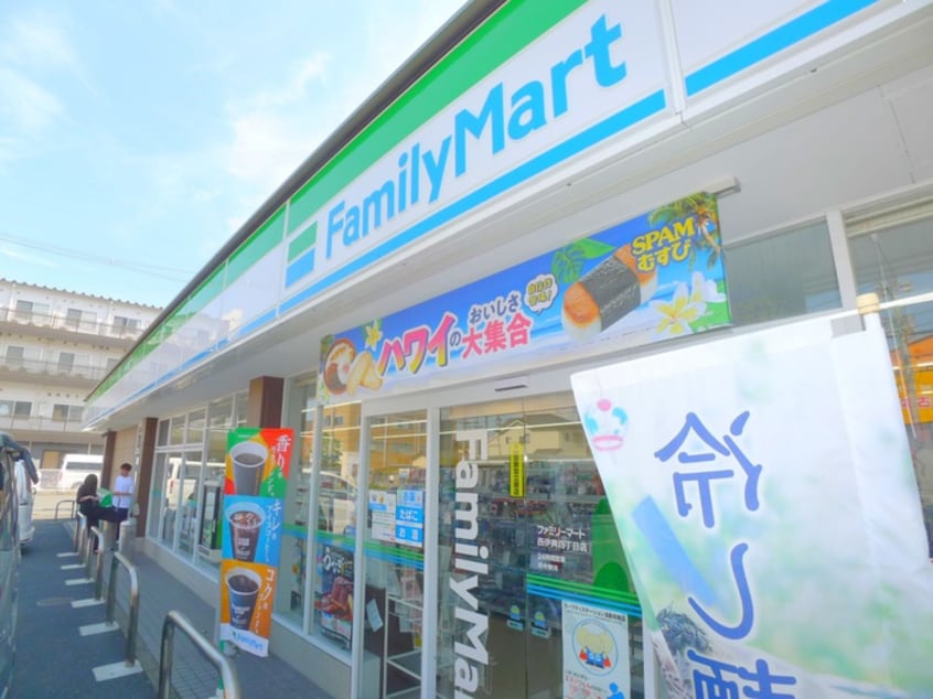 ファミリーマート(コンビニ)まで120m アイル グランデ東京竹ノ塚