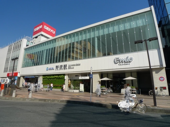 駅隣接の西友(スーパー)まで810m ベルメゾン所沢