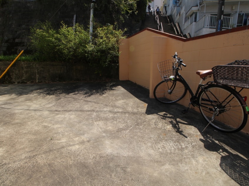 駐輪場 シエスタ