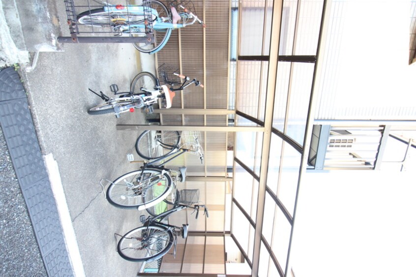 駐輪場 メゾンリヴェール