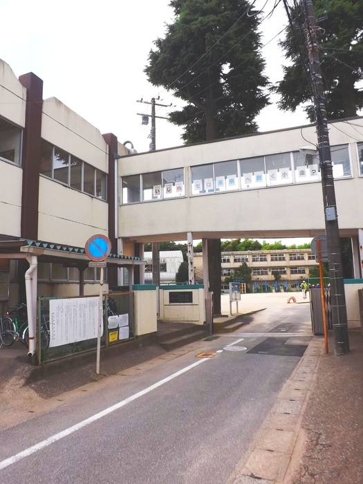市立小金小学校(小学校)まで1100m ヒルズ北小金Ｂ