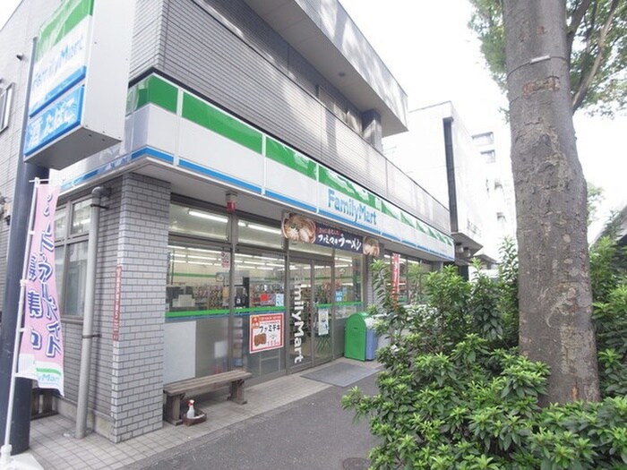 ファミリーマート杉並下高井戸四丁目店(コンビニ)まで196m ビラ・プランタン