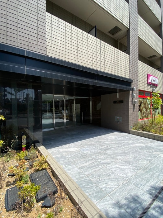 エントランス部分 シェル中野弥生町