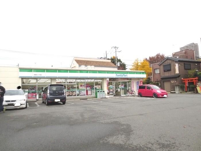 ガミリーマート(コンビニ)まで164m リシェス橋本Ａ棟