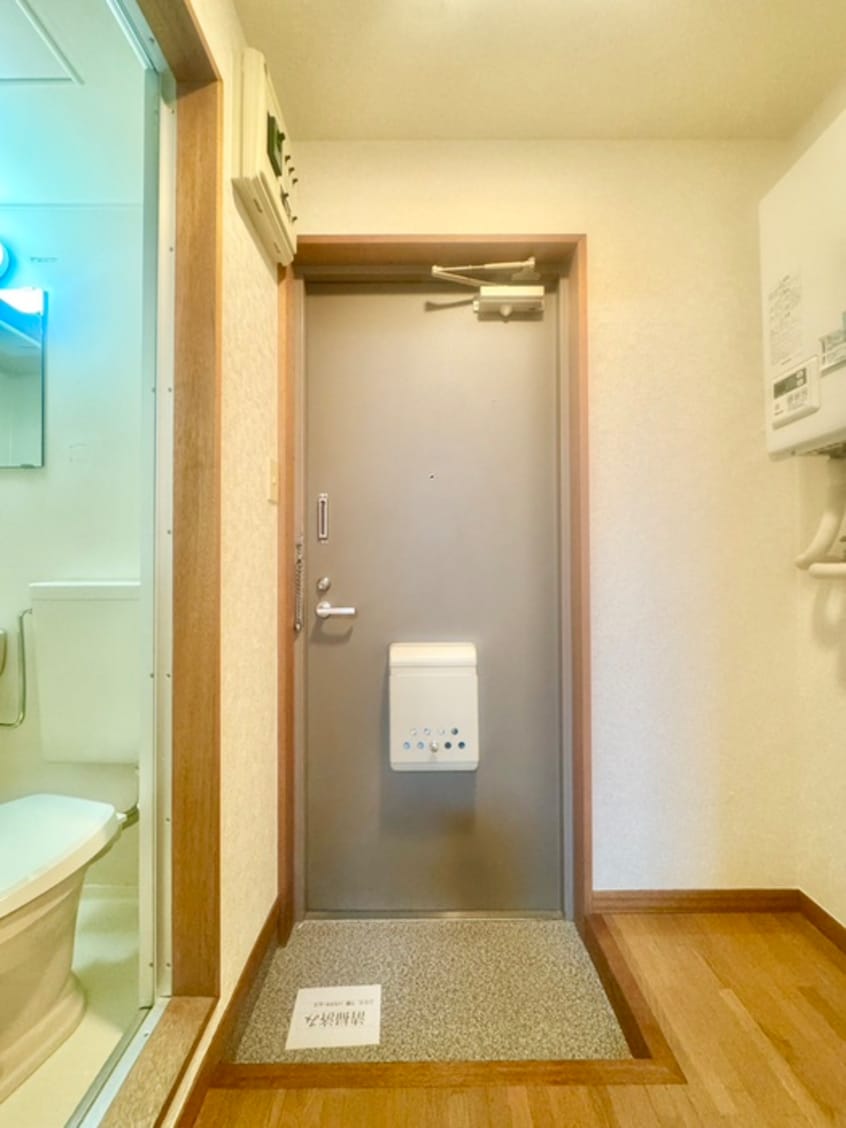 玄関 SSSビル