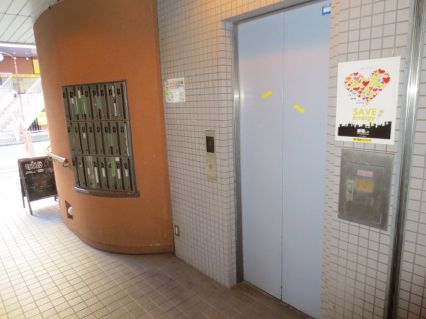 エントランス部分 アイリスヴェ－ル１４１