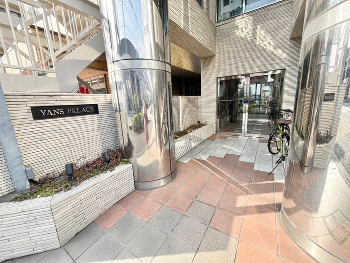 エントランス部分 ヤンズパレス