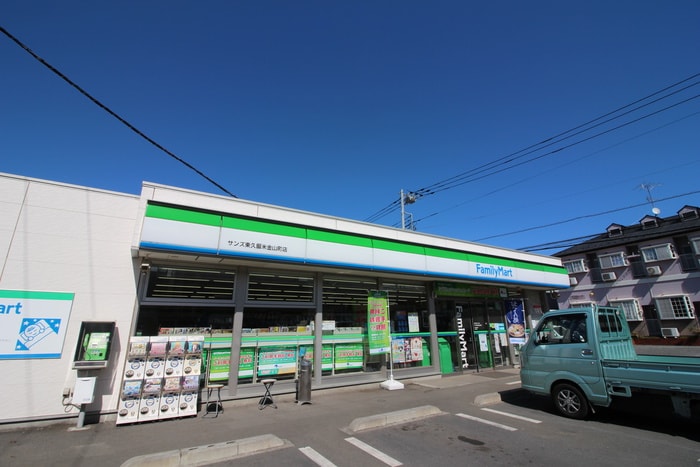 ファミリーマートサンズ東久留米金山町店(コンビニ)まで120m シンシアハイツ神山