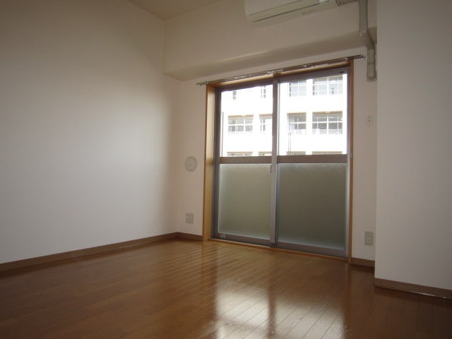 居室 プロムナ－ド岩楯