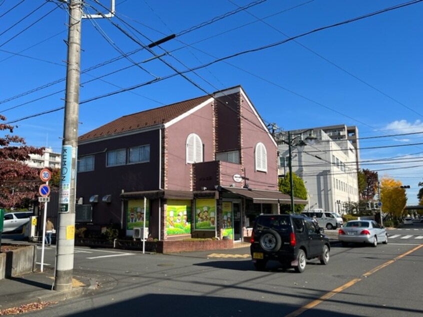 サンセリテ（ベーカリー）(その他飲食（ファミレスなど）)まで447m コーポ渡邊