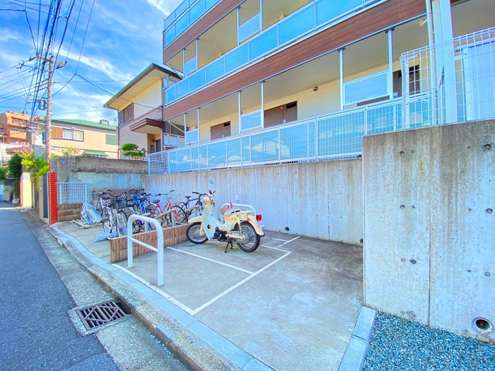 駐輪場 リブリ・踊場