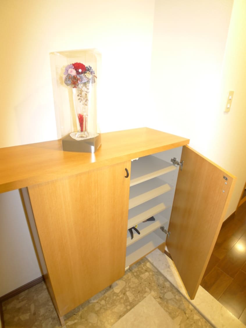 靴箱 ｱｸｱﾌｫﾚｽﾀ･ﾙﾈ稲毛　ﾌｫﾚｽﾀ棟(1105)