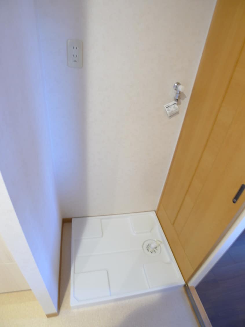 洗濯機置場 ｱｸｱﾌｫﾚｽﾀ･ﾙﾈ稲毛　ﾌｫﾚｽﾀ棟(1105)