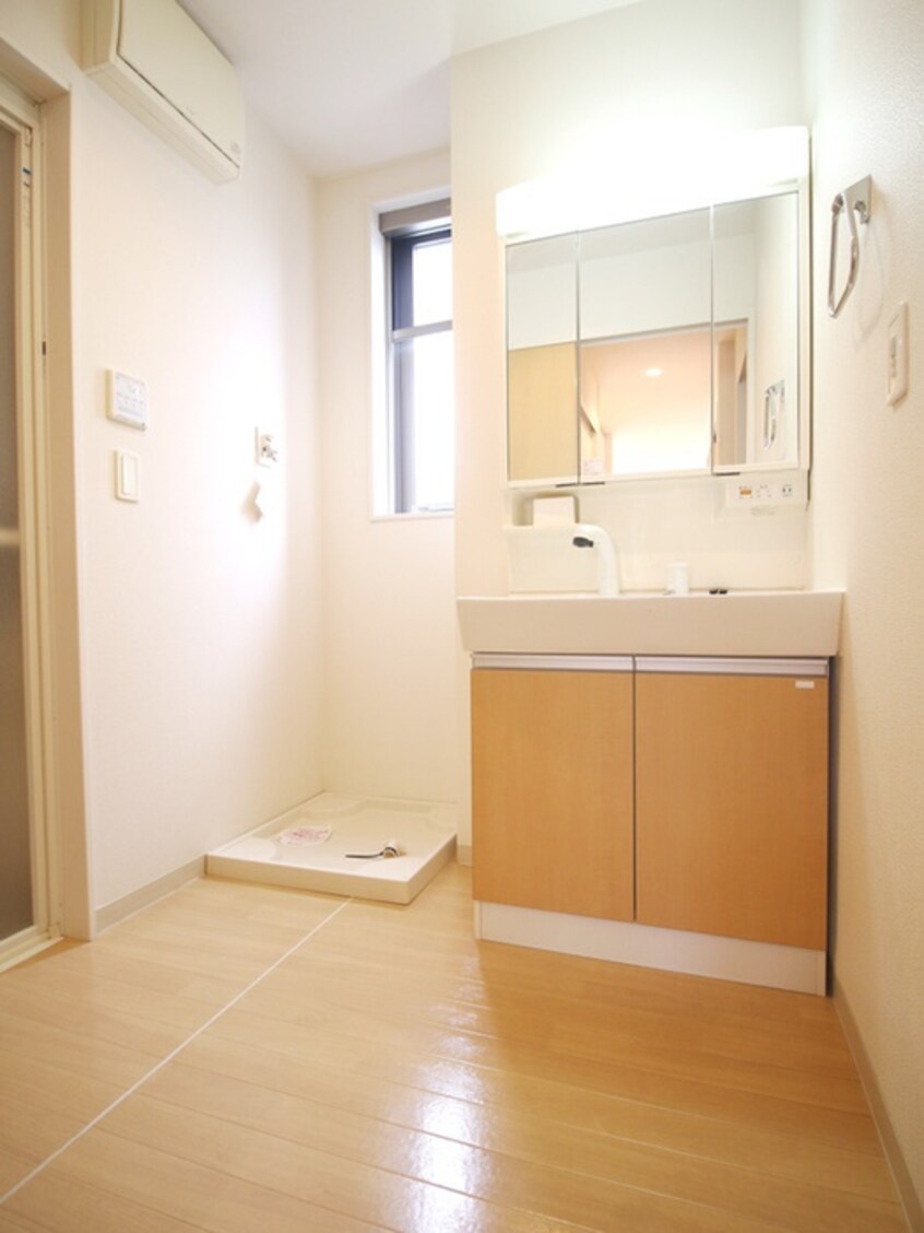 洗濯機置場 フローリッシュ・ガーデン