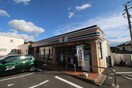 セブンイレブン芦名1丁目店(コンビニ)まで423m 秋谷グリ－ンヴィラＢ
