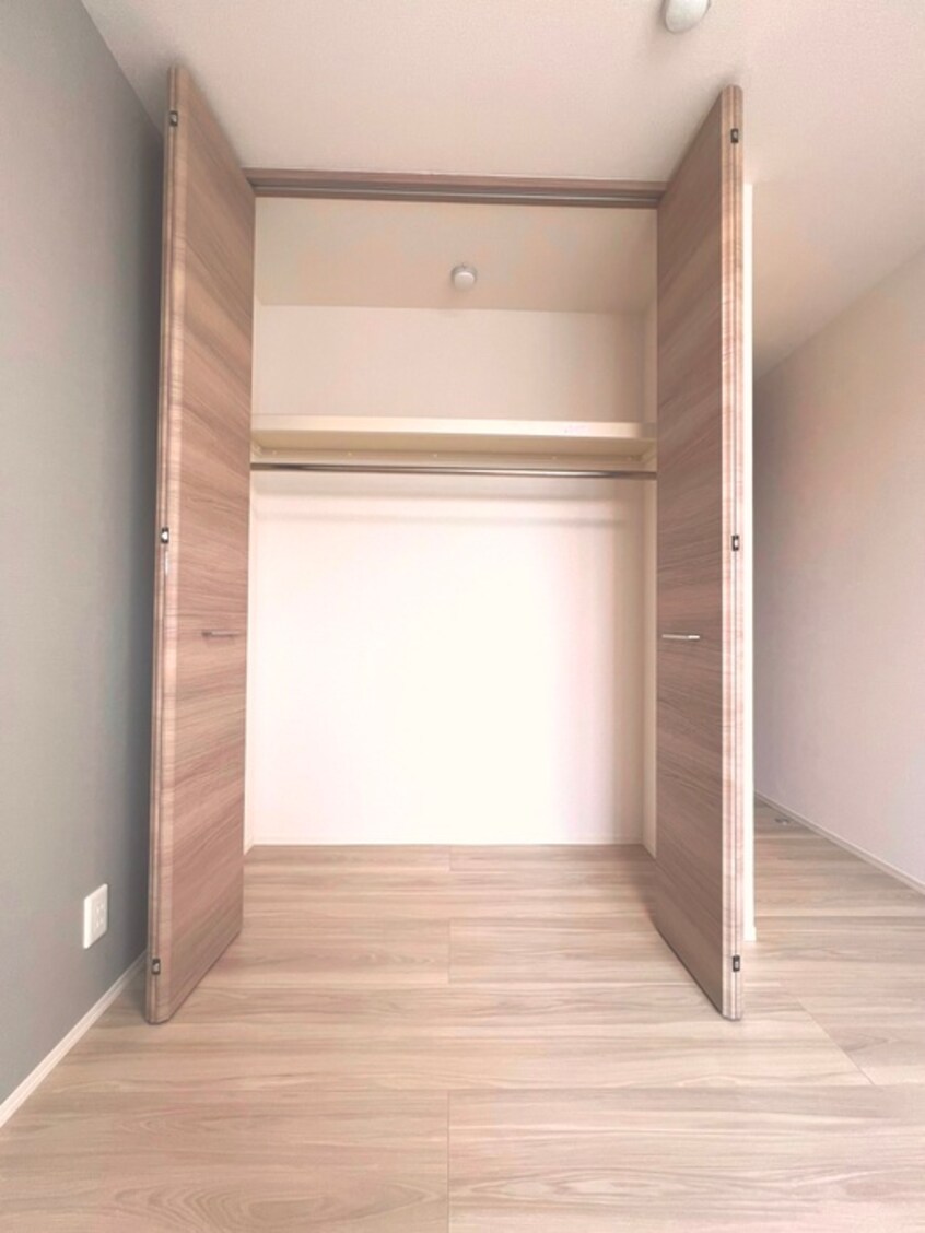 収納 グラナーデ興野