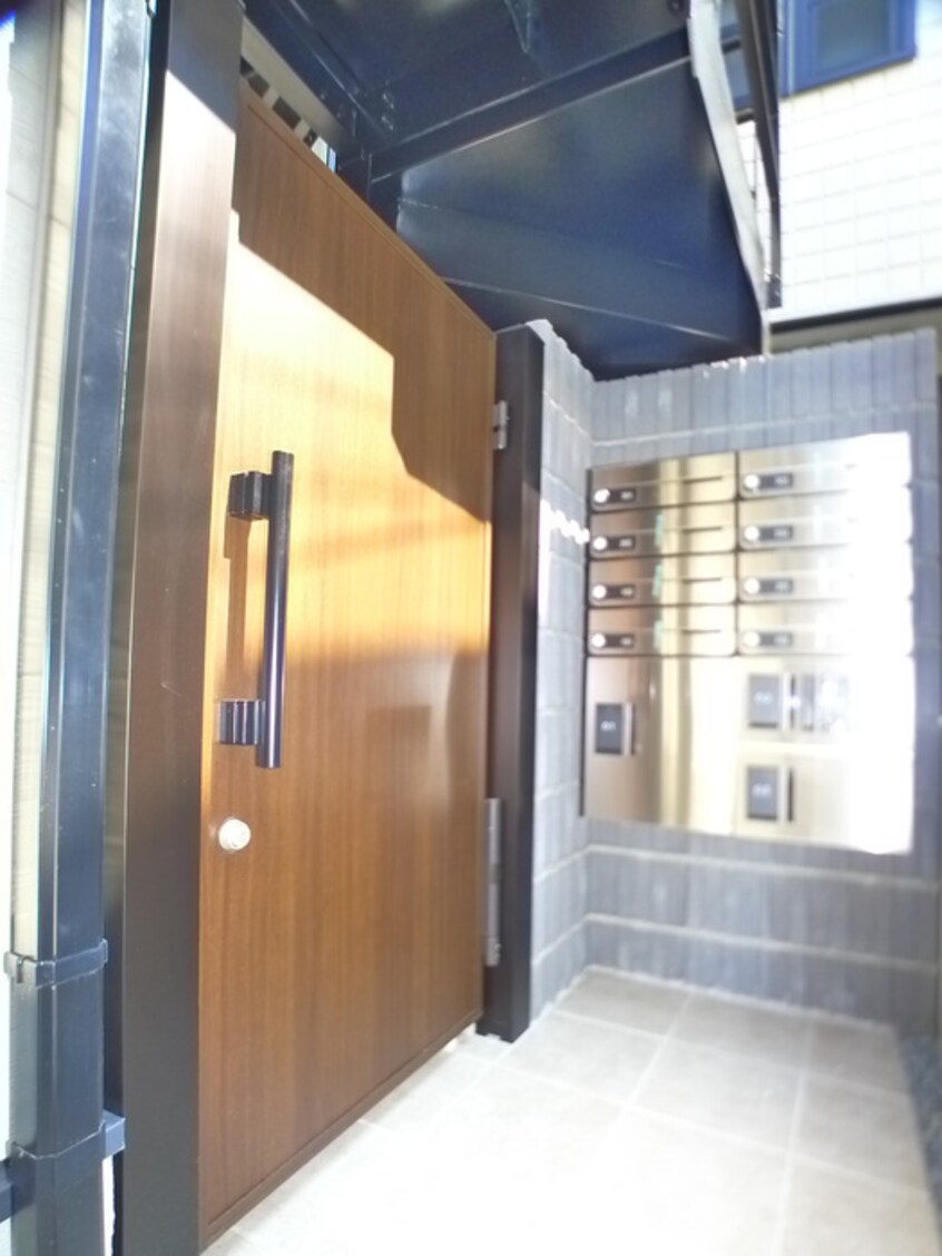 エントランス部分 フィオーレ栗原