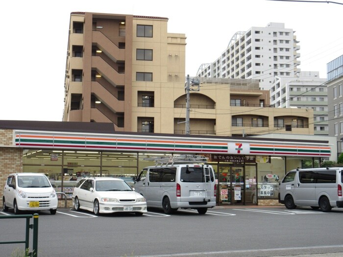 セブンイレブン(コンビニ)まで392m シャルマンすずかけ台Ａ