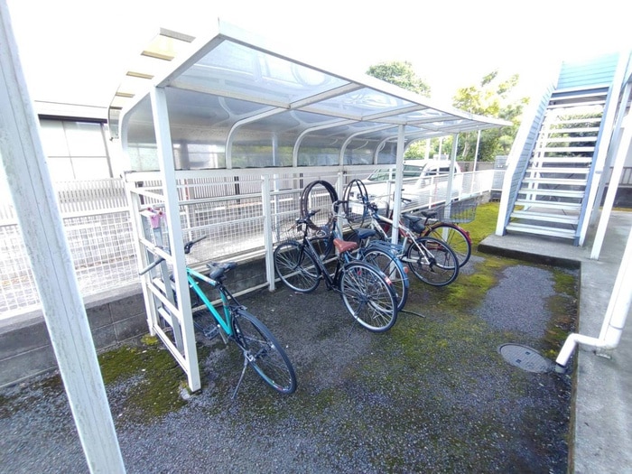 駐輪場 エステ－トピアアオキⅡ