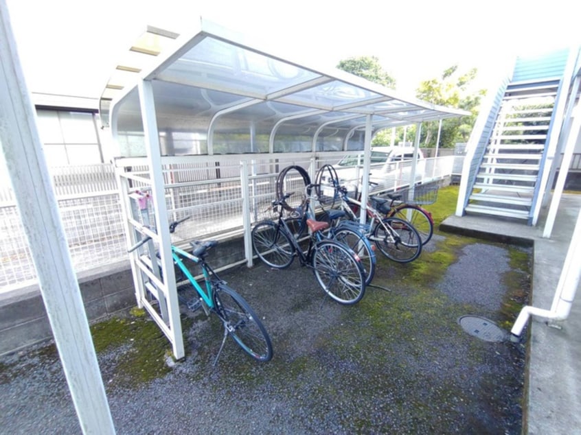 駐輪場 エステ－トピアアオキⅡ