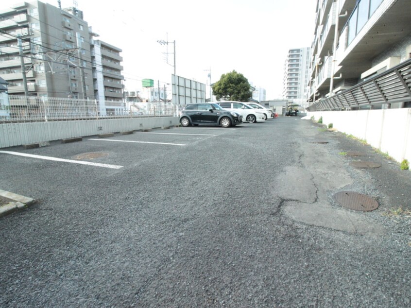 駐車場 センチュリ－越谷