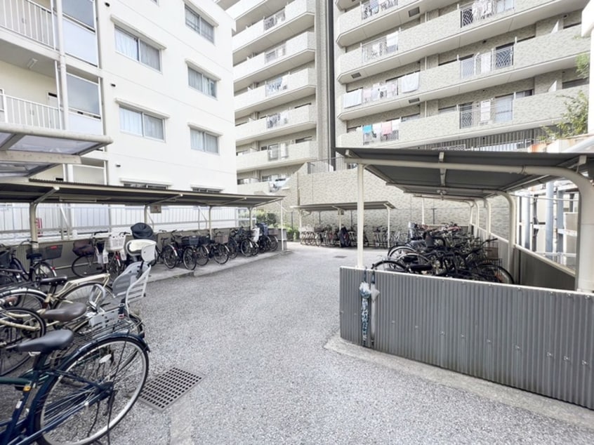 駐輪場 リバ－ビュウハイツ