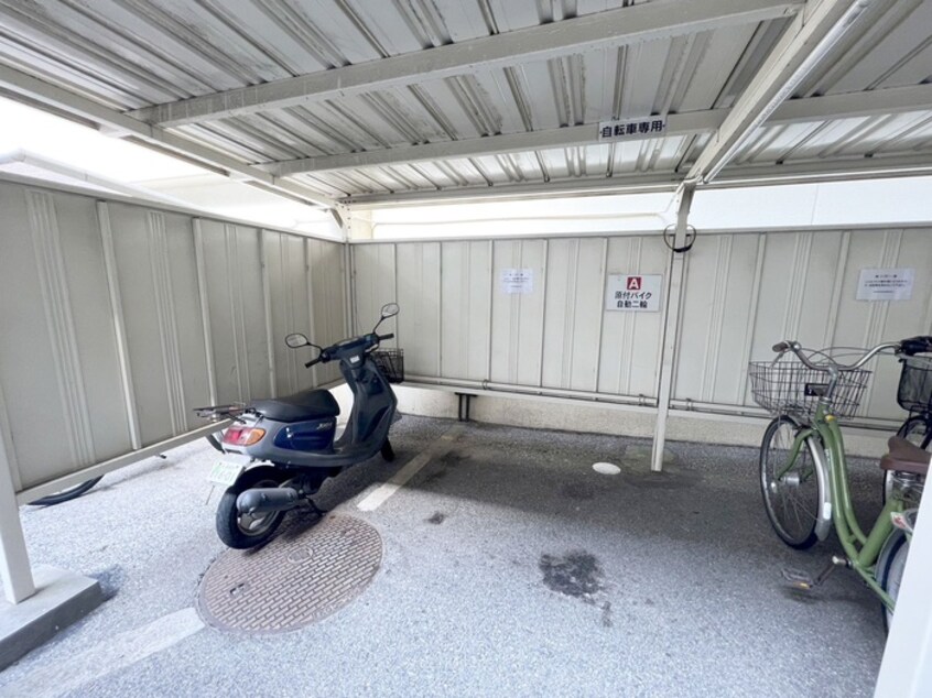 バイク置き場 リバ－ビュウハイツ