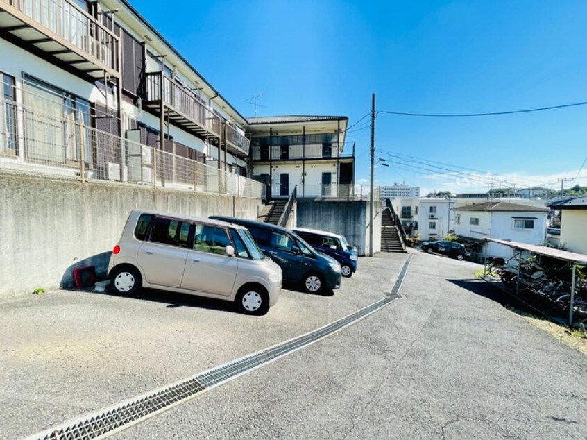 駐車場 サンフラワ－