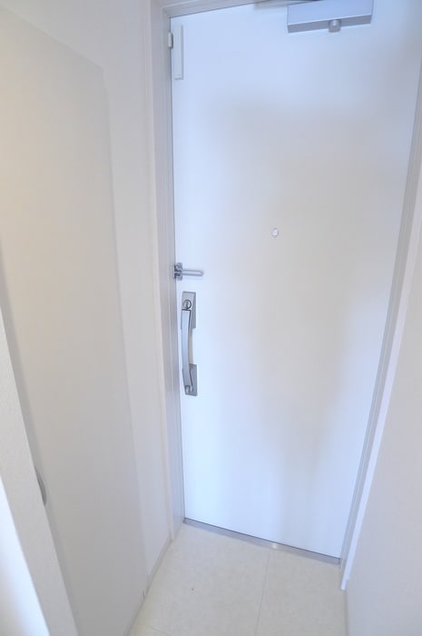 玄関 リブリ・C　West