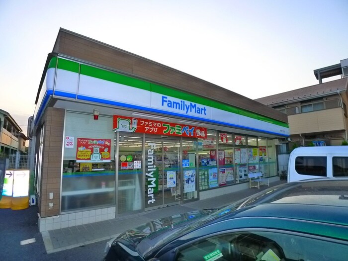 ファミリーマート(コンビニ)まで331m セレスティア東葛西Ⅱ