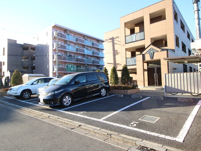 駐車場 シェルル・スイート