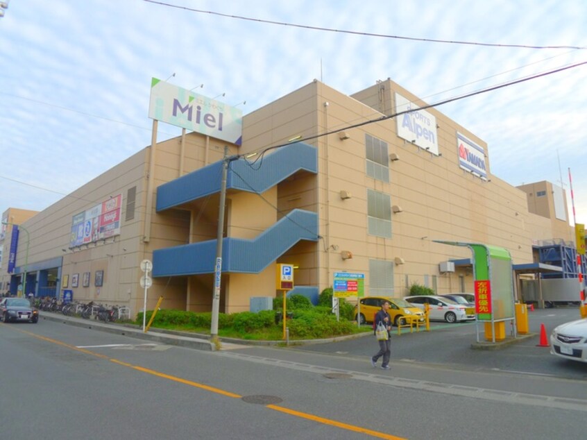 Miel(ショッピングセンター/アウトレットモール)まで384m イ－ストシティタワ－ズ
