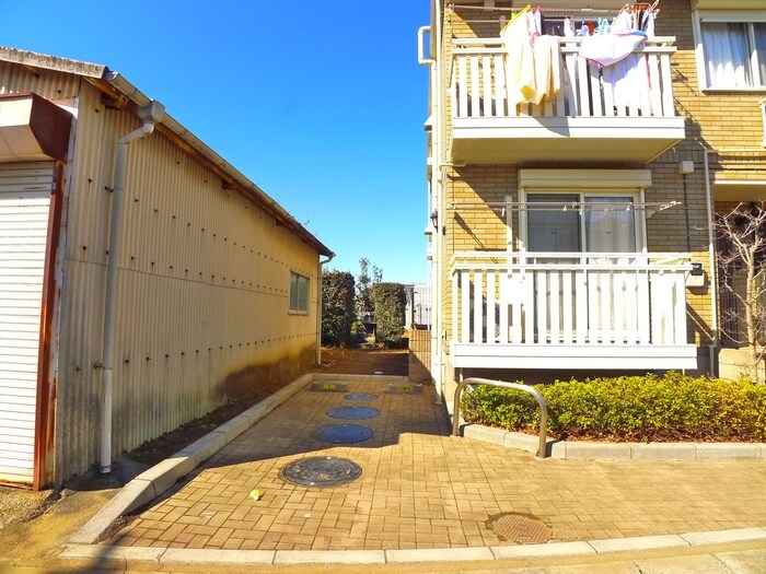 駐車場 グランモアA棟