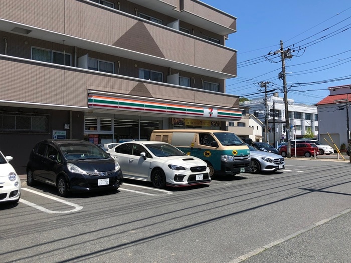 セブンイレブン(コンビニ)まで450m モアナ桜山