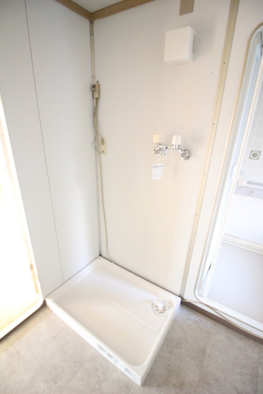 洗濯機置場 くずは台団地１０号棟（103）