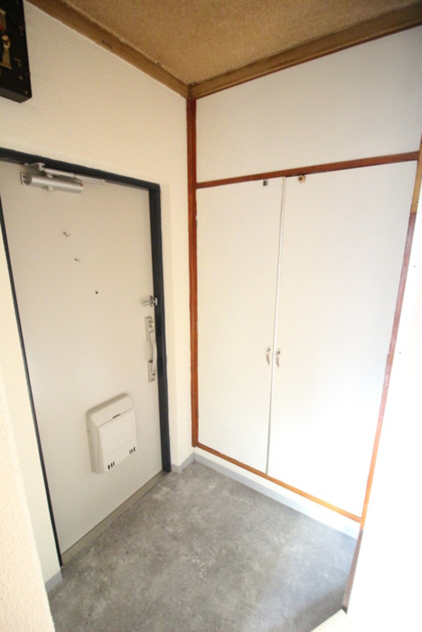 玄関 くずは台団地１０号棟（103）