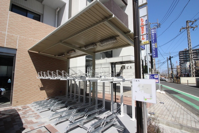 駐輪場 マデリア町田
