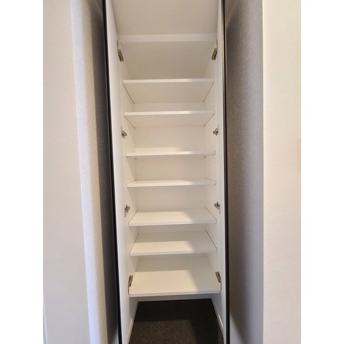 靴箱 LIMERESIDENCEHIRATSUKAWEST