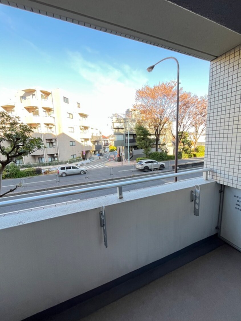 室内からの展望 エコロジ－都立大学レジデンス