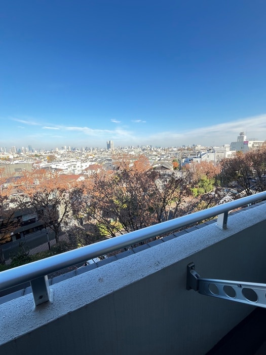 室内からの展望 エコロジ－都立大学レジデンス