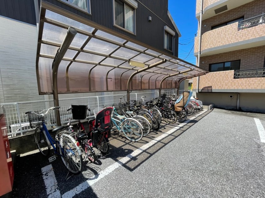 駐輪場 エマーレ北越谷