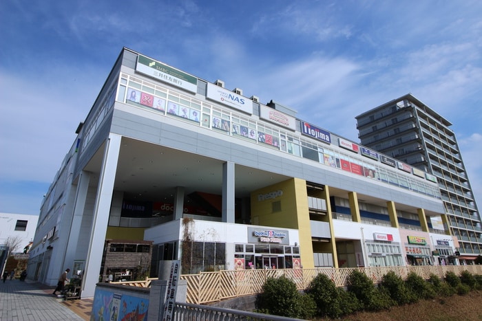 フレスポ若葉台イースト(ショッピングセンター/アウトレットモール)まで270m ファインクレスト若葉台