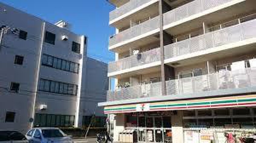 セブンイレブン横浜鶴見中央２丁目店(コンビニ)まで141m ベイ鶴見中央