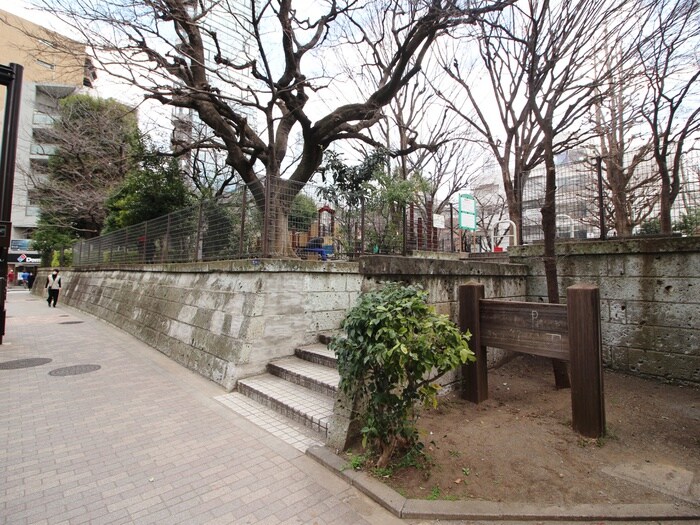 笄公園(公園)まで500m ﾌｧﾐ-ﾙ西麻布ﾍﾞﾙﾌｧ-ｽ(1102)