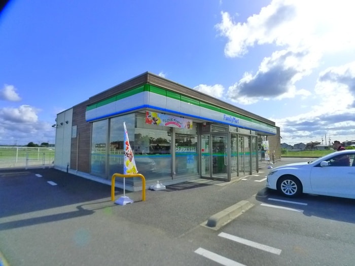 ファミリーマート(コンビニ)まで1500m グリ－ンゲイブルズ