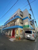 須山ビルの外観